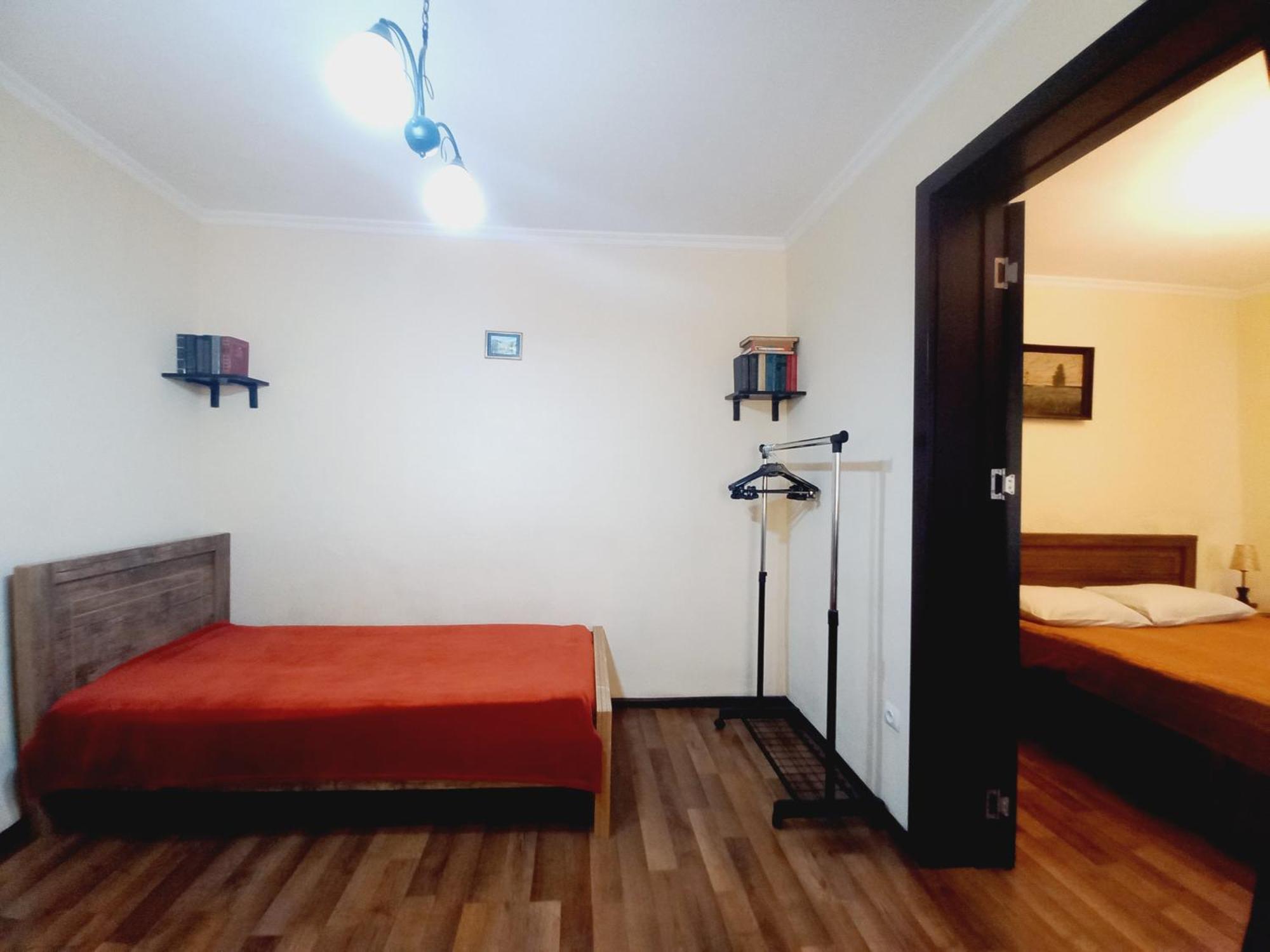 уютный домик в маленьком дворике Apartment